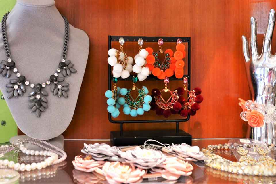 Kitsch und Kunst Designer Colliers 2021